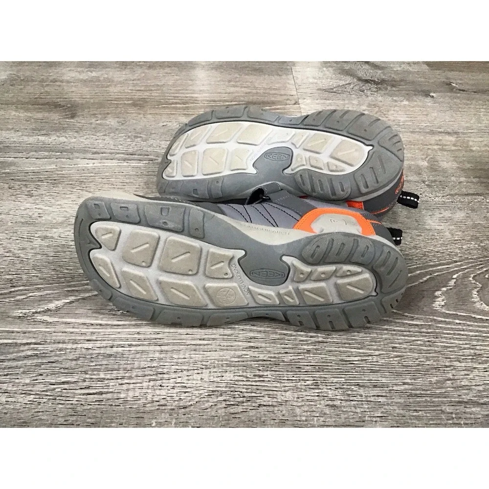 KEEN Knotch Peak Kids Size 4 Lightweight Durable Sneakers #1025959 Gray